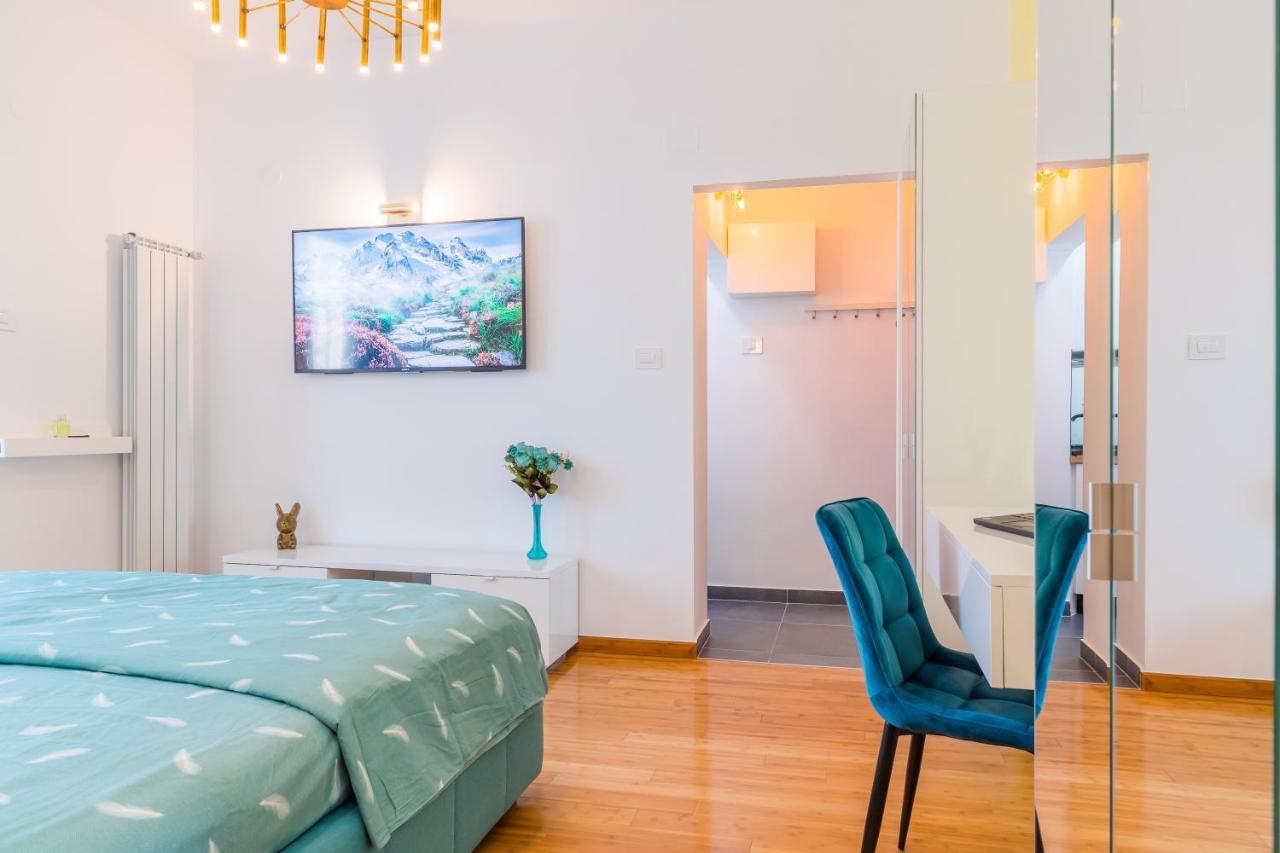 New Studio Carturesti - City Center Bucarest Extérieur photo